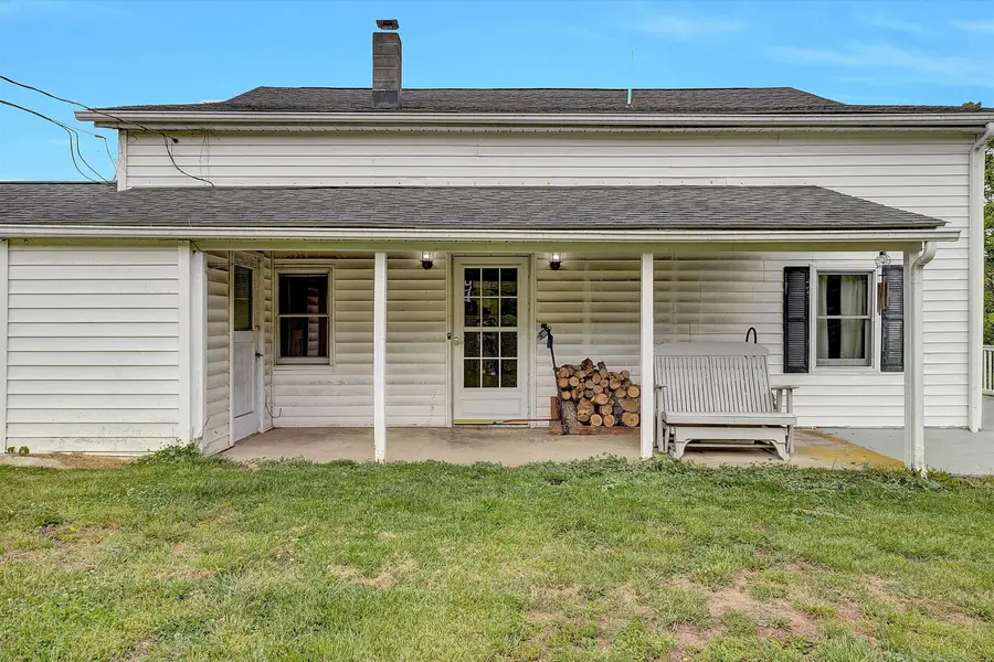 1220 Railroad Ave, Goshen, VA 24439 - #2