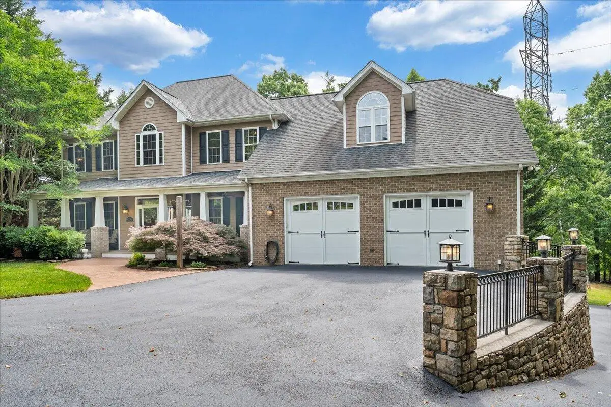 1236 Longview Rd, Roanoke, VA 24018 - #1