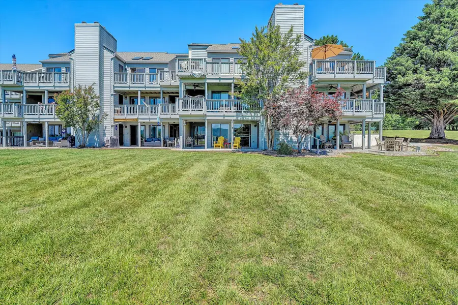 170 Sailors Cove Dr #UNIT 1204, Moneta, VA 24121 - #3