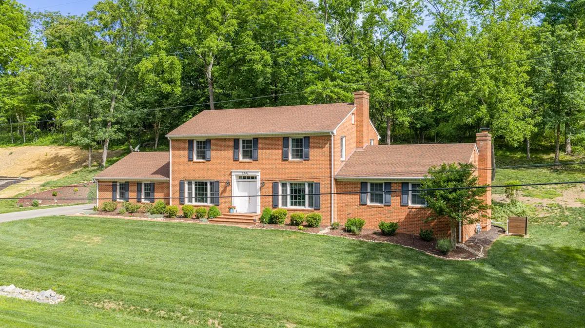 3341 Hidden Oak Rd Sw, Roanoke, VA 24018 - #1