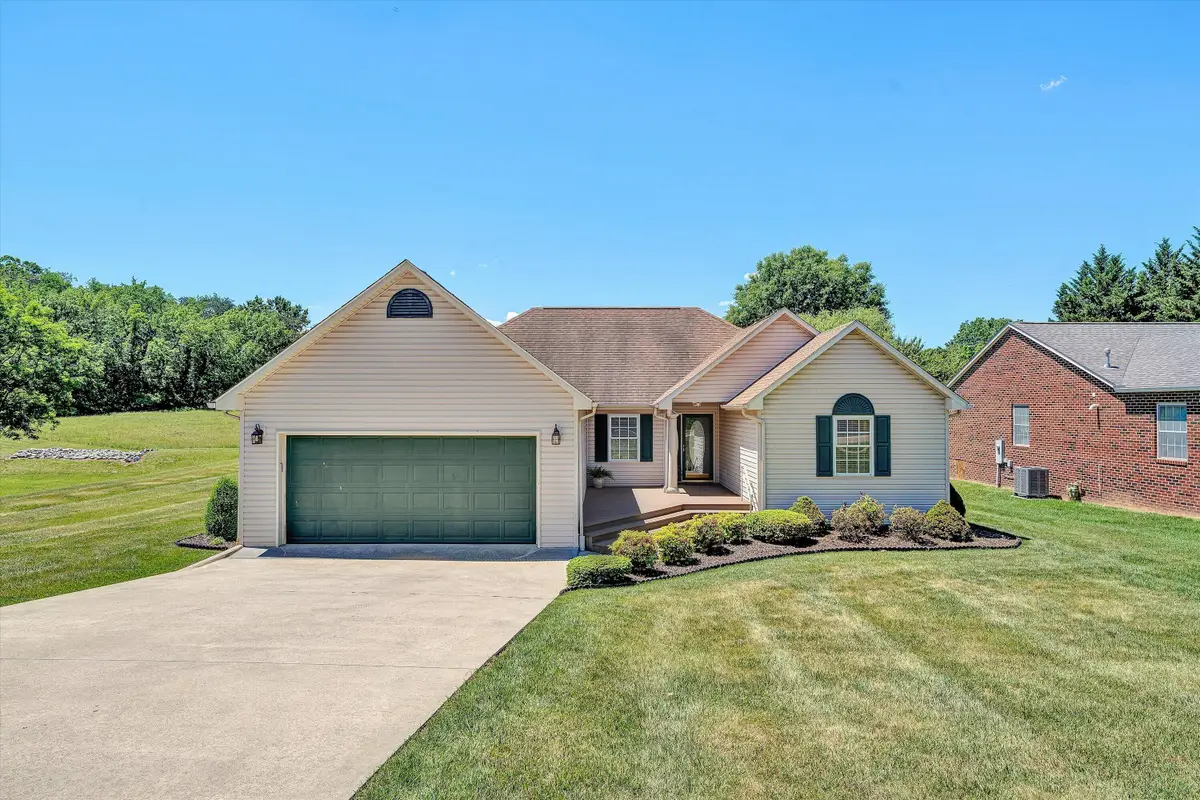 3516 Pinnacle Ridge Rd Ne, Roanoke, VA 24012 - #1