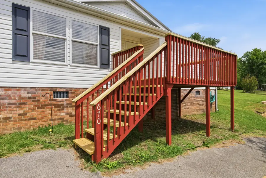 670 Liberty St, Christiansburg, VA 24073 - #3