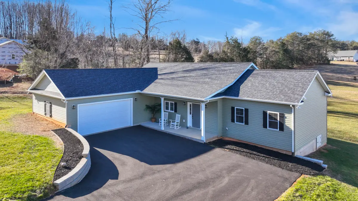 81 Belvior Cir, Moneta, VA 24121 - #1