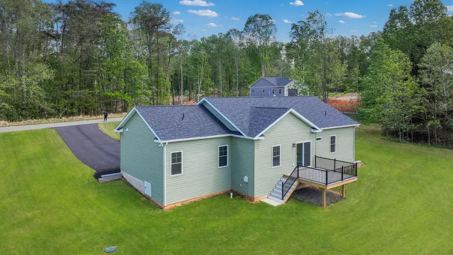 81 Belvior Cir, Moneta, VA 24121 - #2