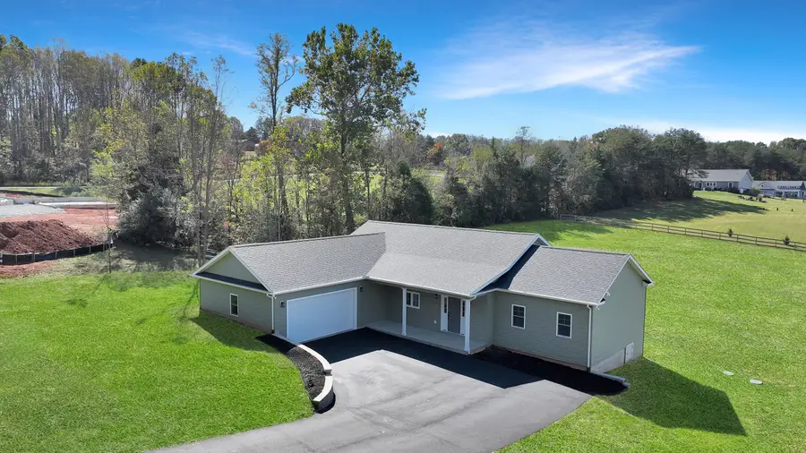 81 Belvior Cir, Moneta, VA 24121 - #3