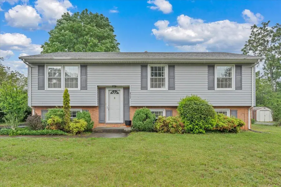 3722 Meadowlark Rd, Roanoke, VA 24018 - #2