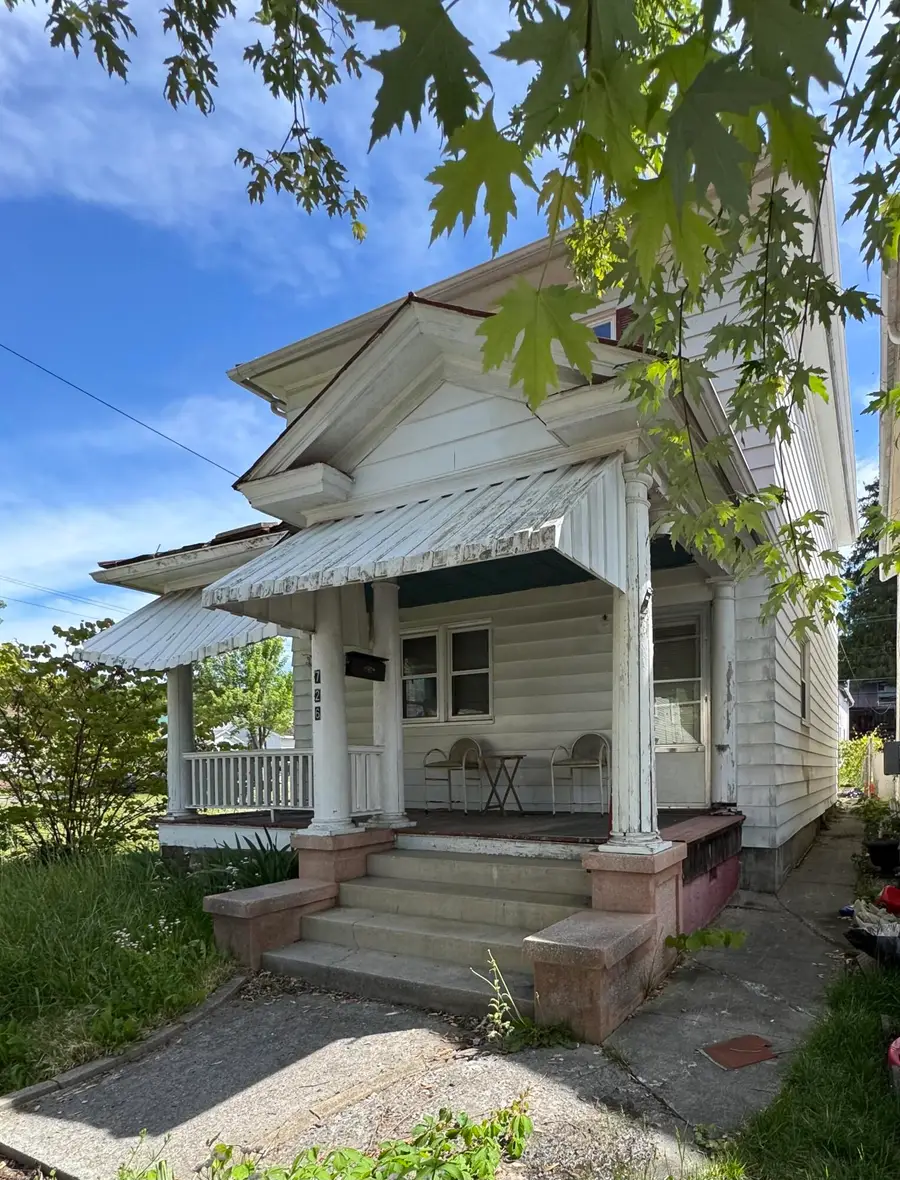 726 Rose Ave, Clifton Forge, VA 24422 - #2