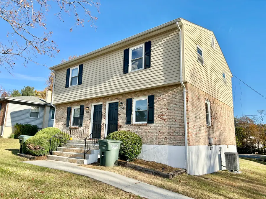 913 Page St #A and B, Salem, VA 24153 - #2