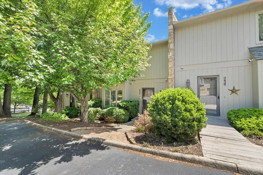 3437 Londonderry Ct, Roanoke, VA 24018 - #2