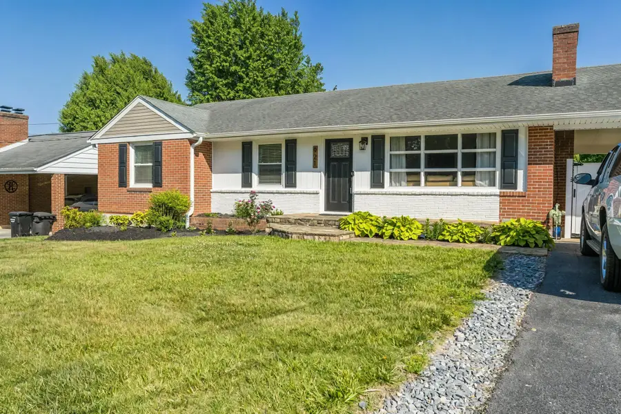 921 Ridgecrest Dr, Roanoke, VA 24019 - #3