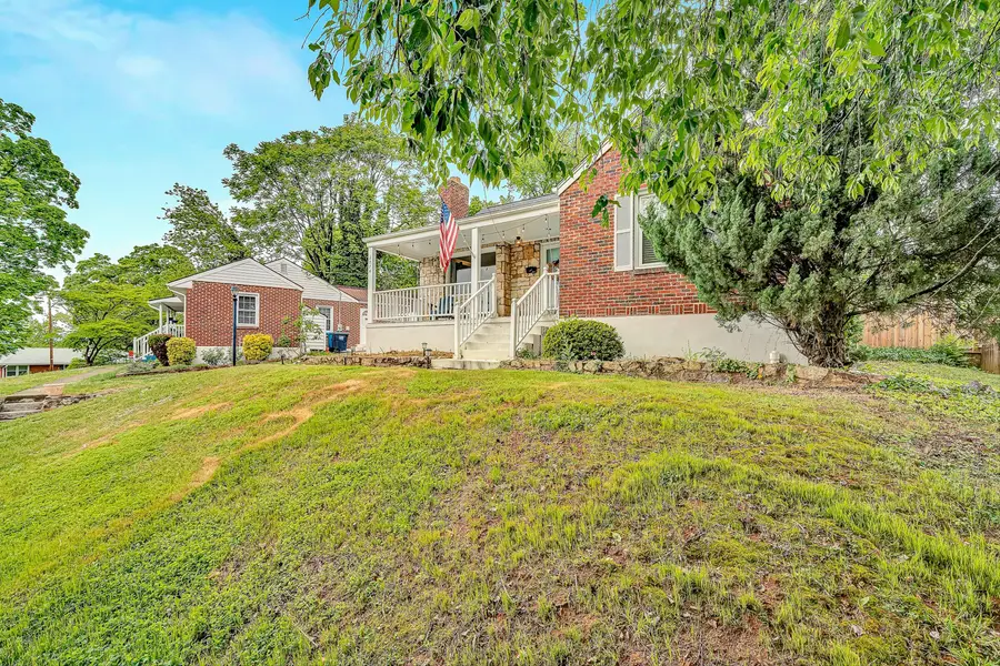 2774 Derwent Dr Sw, Roanoke, VA 24015 - #2