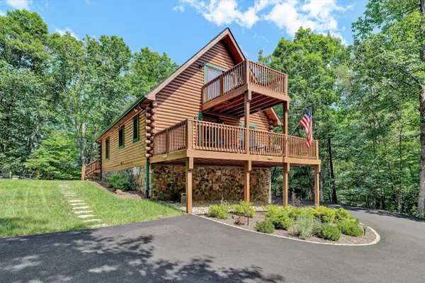 6211 Hillcrest Rd, Salem, VA 24153