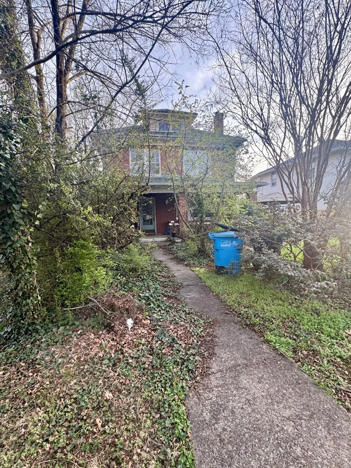 2244 Maiden Ln Sw, Roanoke, VA 24015 - #1