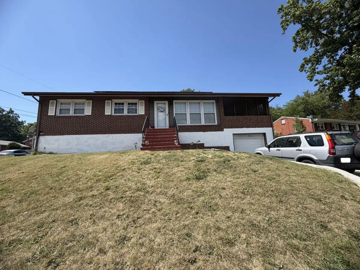 325 Corbin Cir Nw, Roanoke, VA 24017 - #1