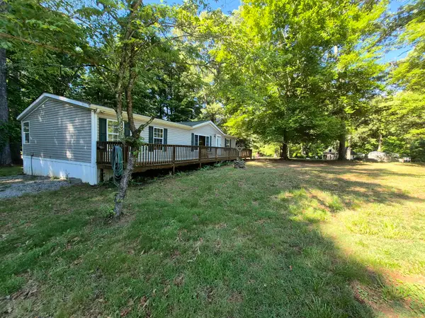 300 Snug Harbor Trl, Moneta, VA 24121