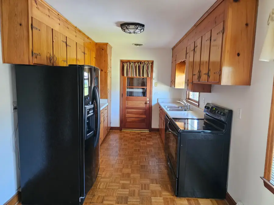 950 Mchenry Ave Ne, Christiansburg, VA 24073 - #3