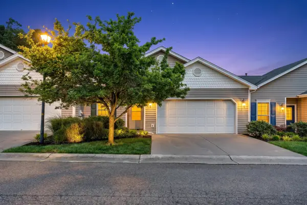 5025 Country Cottage Ln, Roanoke, VA 24018