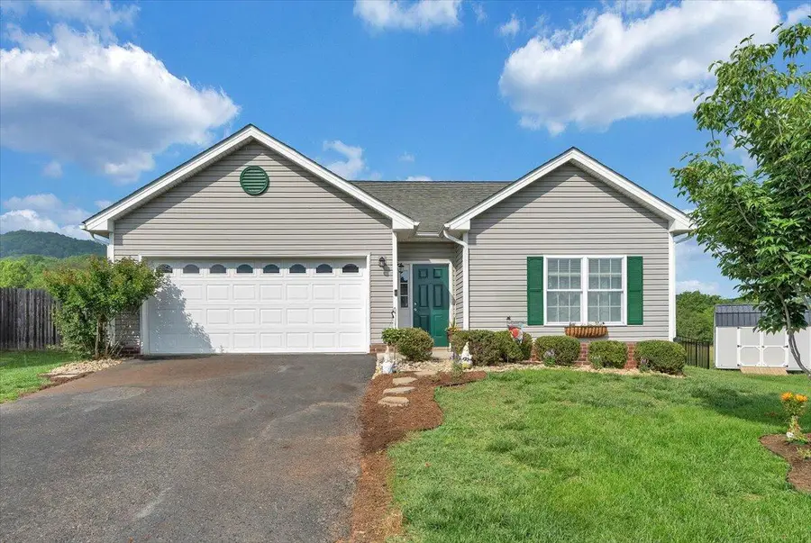 2725 Paddington Station Ln, Vinton, VA 24179 - #2