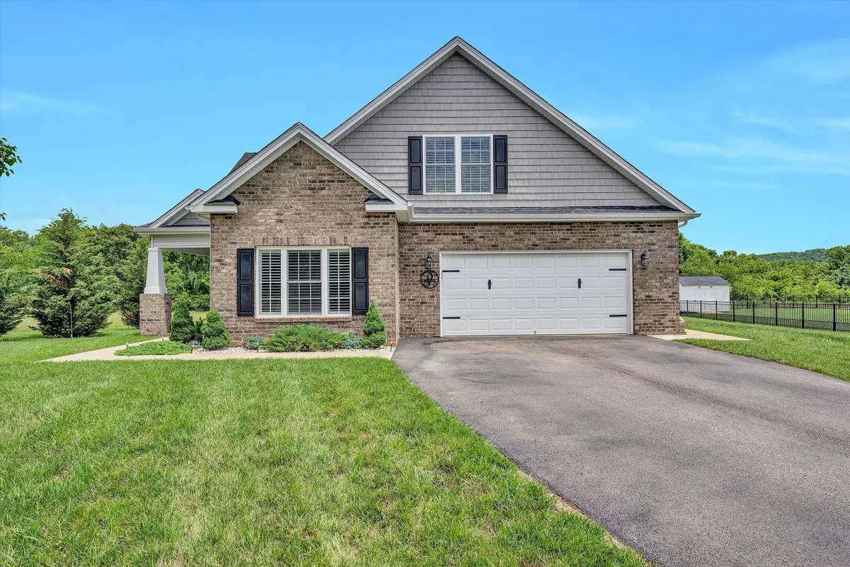 635 Spring Grove Dr, Vinton, VA 24179 - #1