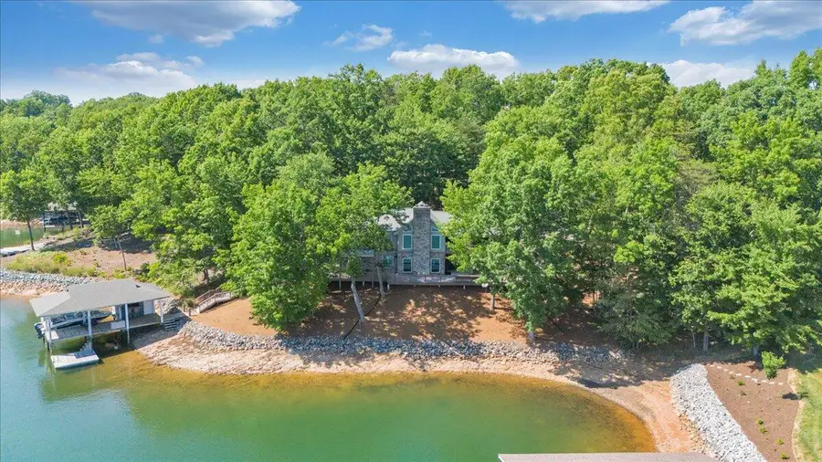 123 Tradewind Ter, Huddleston, VA 24104 - #2