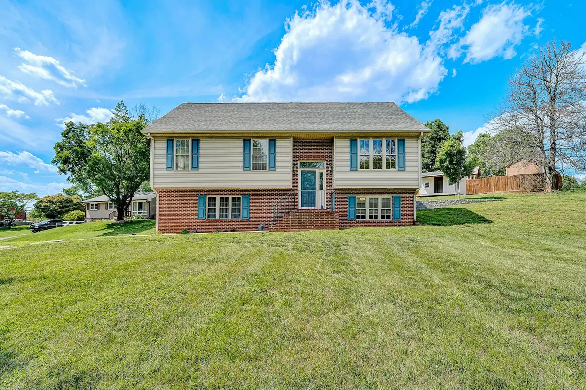 742 Pitt Ave, Vinton, VA 24179 - #1