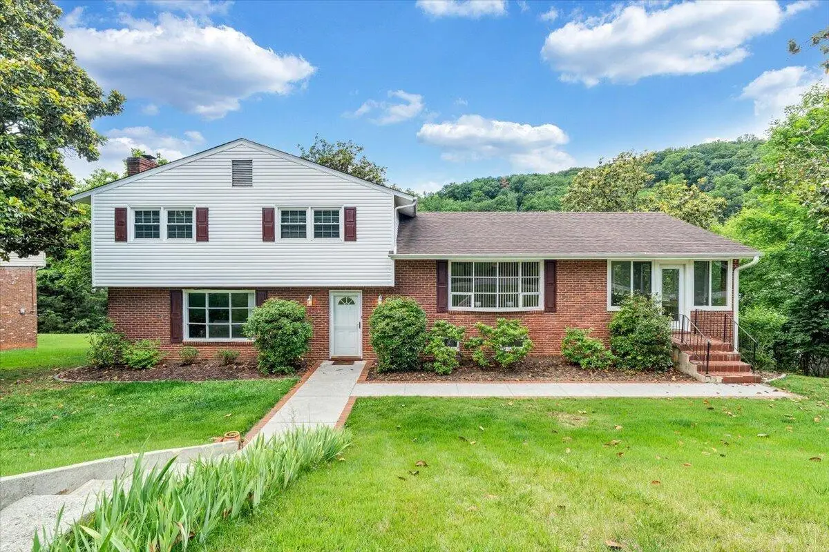 5920 Brahma Rd, Roanoke, VA 24018 - #1
