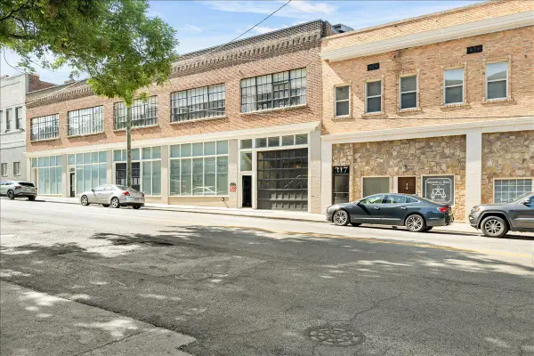 319 Campbell Ave Sw #101, Roanoke, VA 24016
