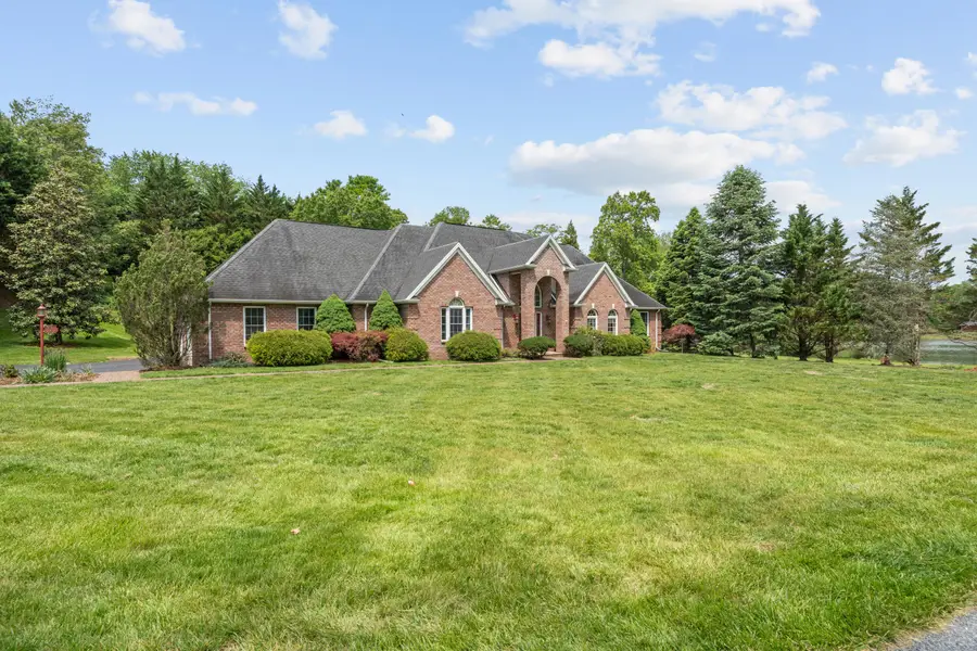 525 Orchard Lake Dr, Daleville, VA 24083 - #2