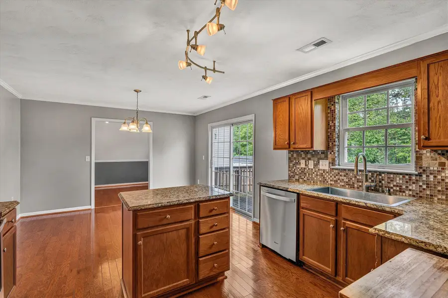 6932 Linn Dr, Roanoke, VA 24019 - #2