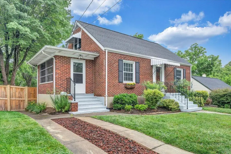 2644 Fairway Dr Sw, Roanoke, VA 24015 - #2