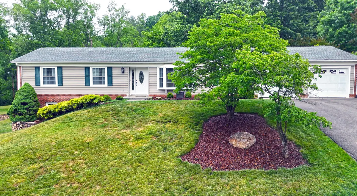 5333 Fordwick Dr, Roanoke, VA 24018 - #1