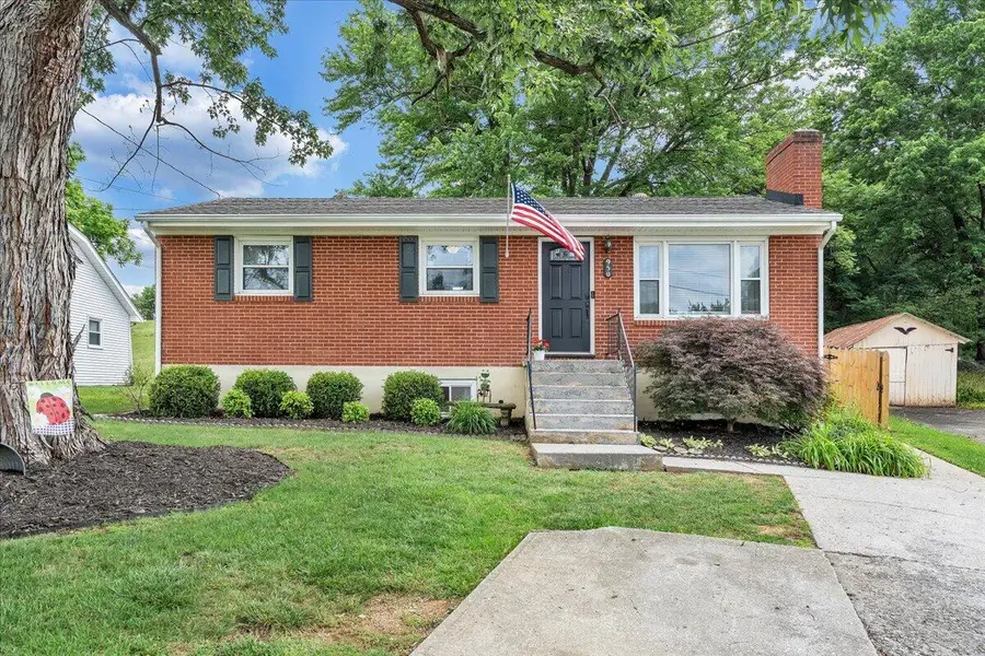 950 Palmer Ave, Salem, VA 24153 - #2
