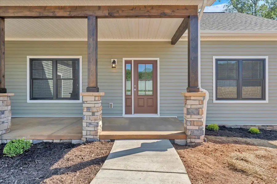 310 Windsor Castle Dr, Moneta, VA 24121 - #2