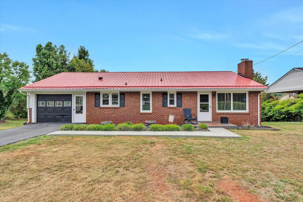 90 Ann Sink St, Rocky Mount, VA 24151 - #1