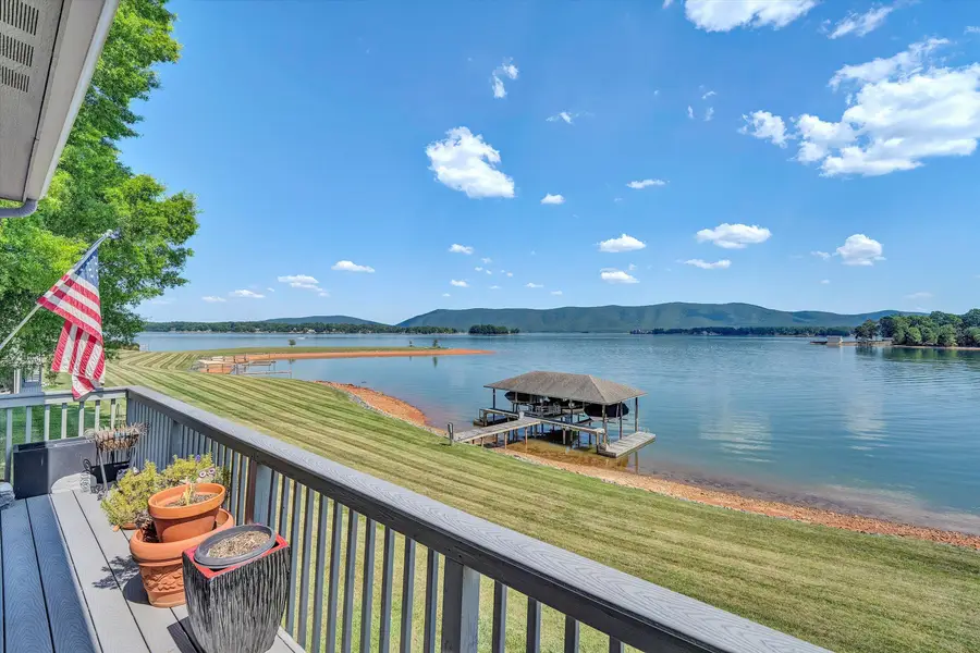 54 Peninsula Point Dr, Moneta, VA 24121 - #2