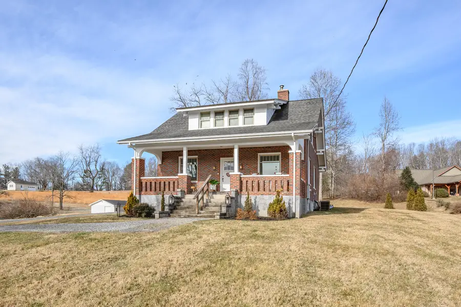 132 Christiansburg Ne, Floyd, VA 24091 - #2