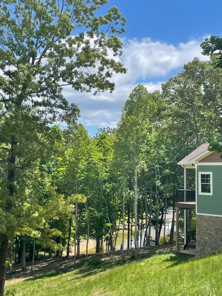 106 Park Shores Cir, Moneta, VA 24121 - #2