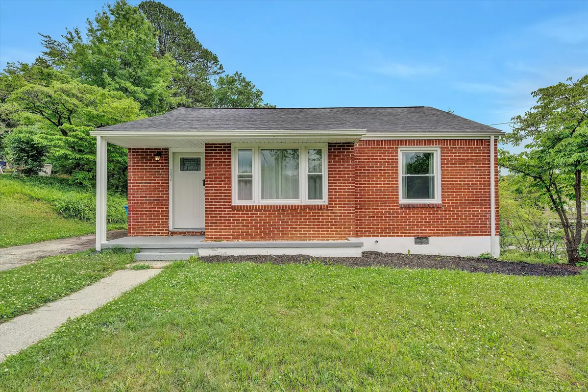 1214 Hamilton Ave Sw, Roanoke, VA 24015 - #1