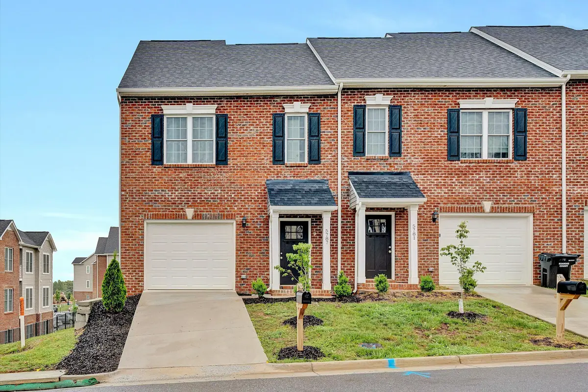 5787 Huntridge Rd, Roanoke, VA 24012 - #1