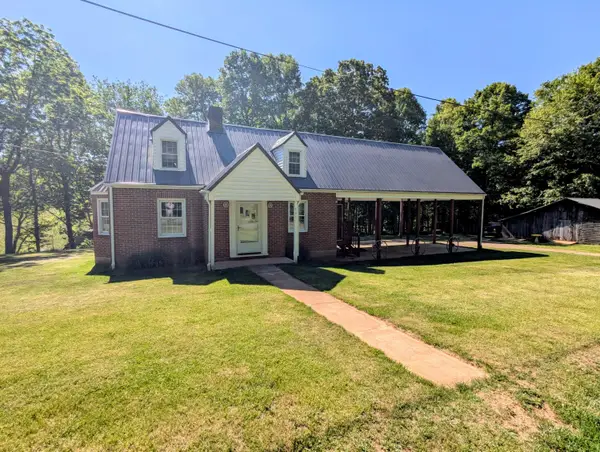 261 Newmantown Rd, Dugspur, VA 24325