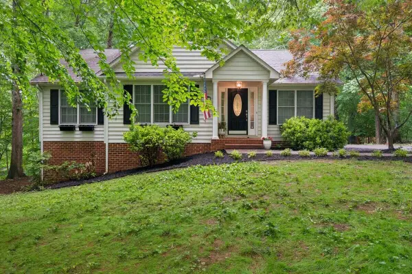 313 Peters Dr, Forest, VA 24551