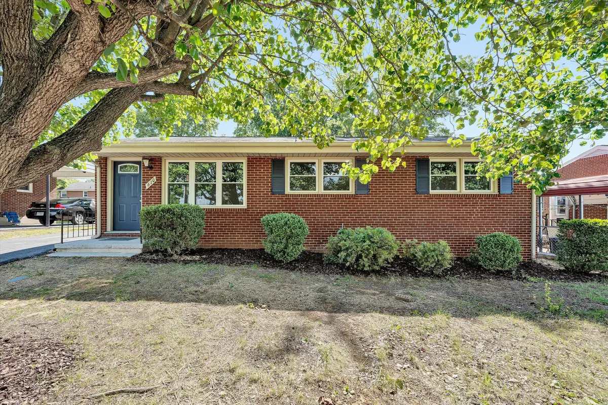610 Davidson St, Vinton, VA 24179 - #1