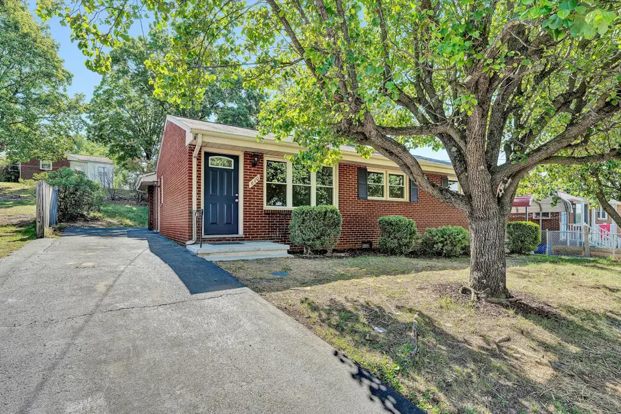 610 Davidson St, Vinton, VA 24179 - #2