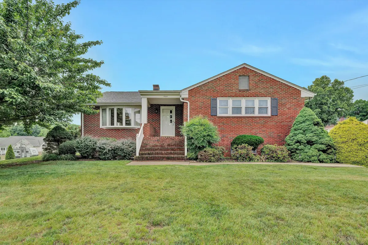 8122 Deer Branch Dr, Roanoke, VA 24019 - #1
