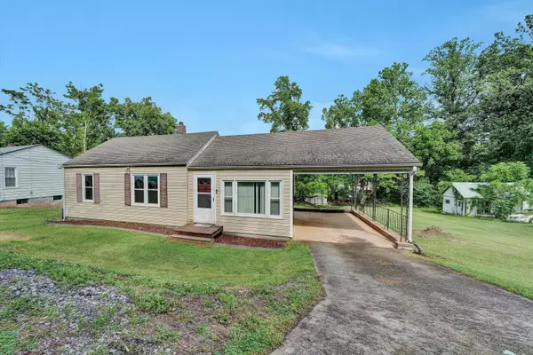 130 Harvey St, Rocky Mount, VA 24151