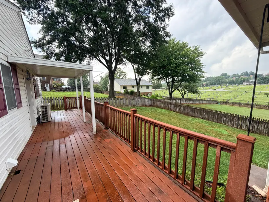 312 Ashley Ct, Vinton, VA 24179 - #3