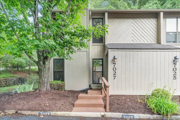 7027 Oak Ct, Roanoke, VA 24018