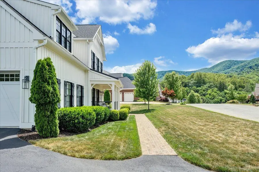 6895 Fairway Ridge Rd, Salem, VA 24153 - #2