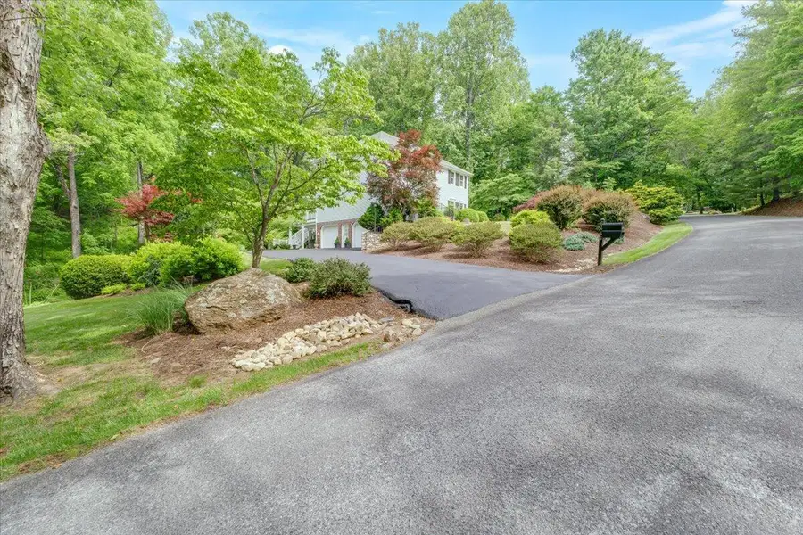 6446 Poages Mill Dr, Roanoke, VA 24018 - #3