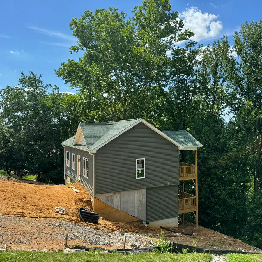 700 Ruddell Rd, Vinton, VA 24179 - #3